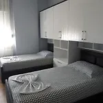 Lovely 아파트 Vlorë